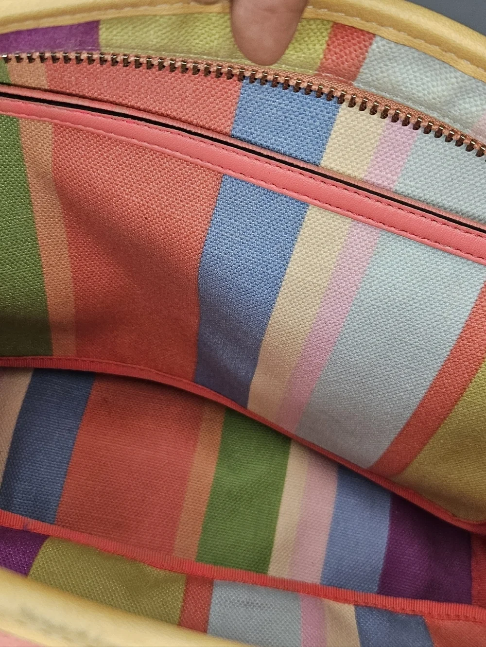 Vintage Y2K Coach Hamptons Legacy Stripe Rainbow Crossbody Shoulder Bag #19389 .